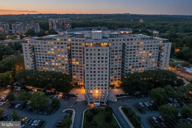 $749,000 | 10401 Grosvenor Place, Unit 1704, Rockville, MD 20852