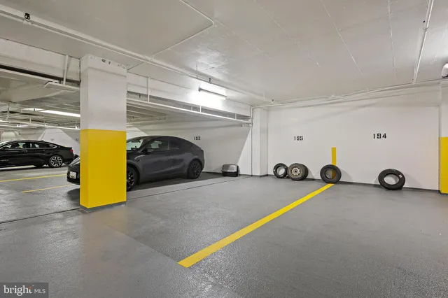 $749,000 | 10401 Grosvenor Place, Unit 1704, Rockville, MD 20852