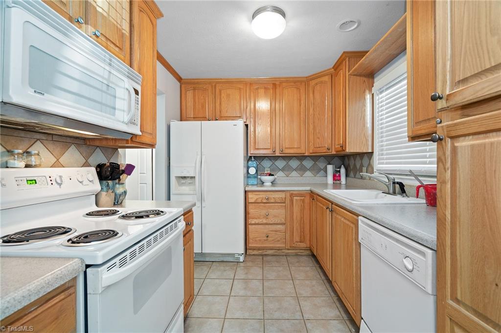 7287 Davis Country Road Randleman, NC 27317 - Photo 7 of 21