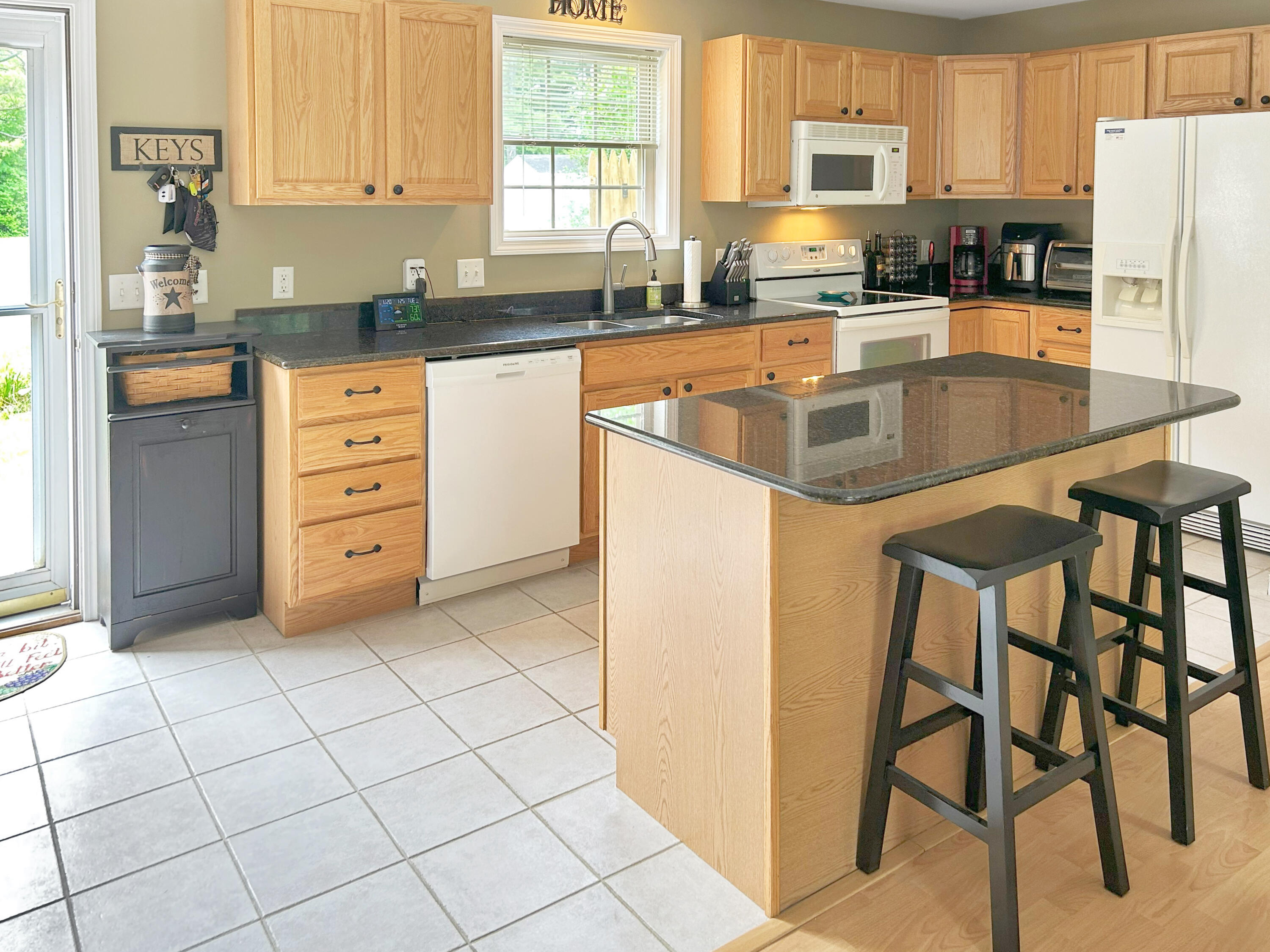 1016 State Street, Unit 7 Bangor, ME 04401 - Photo 2 of 19 2