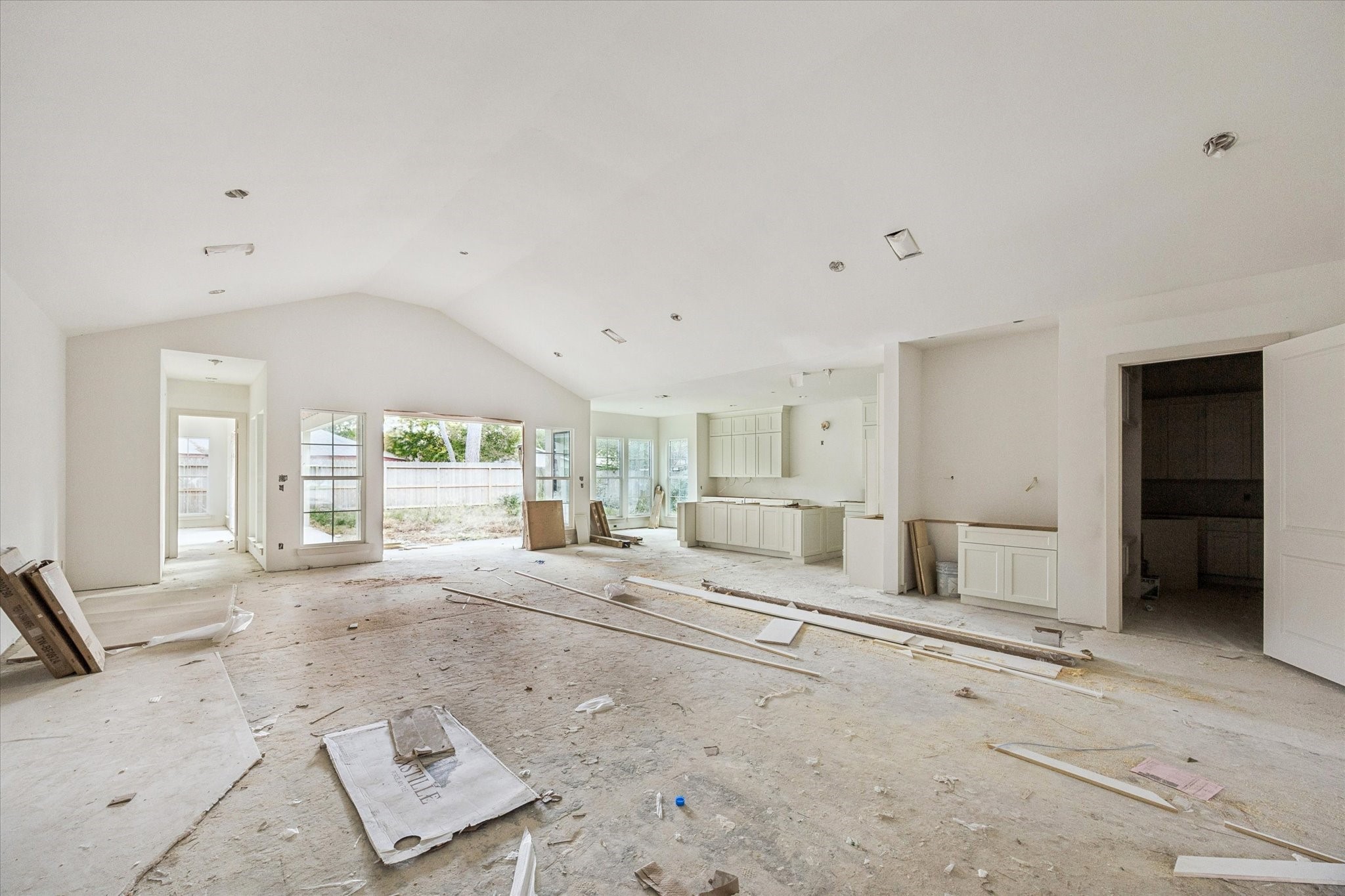 10303 Eddystone Drive Houston, TX 77043 - Photo 3 of 21 a view of a livingroom with furniture and windows