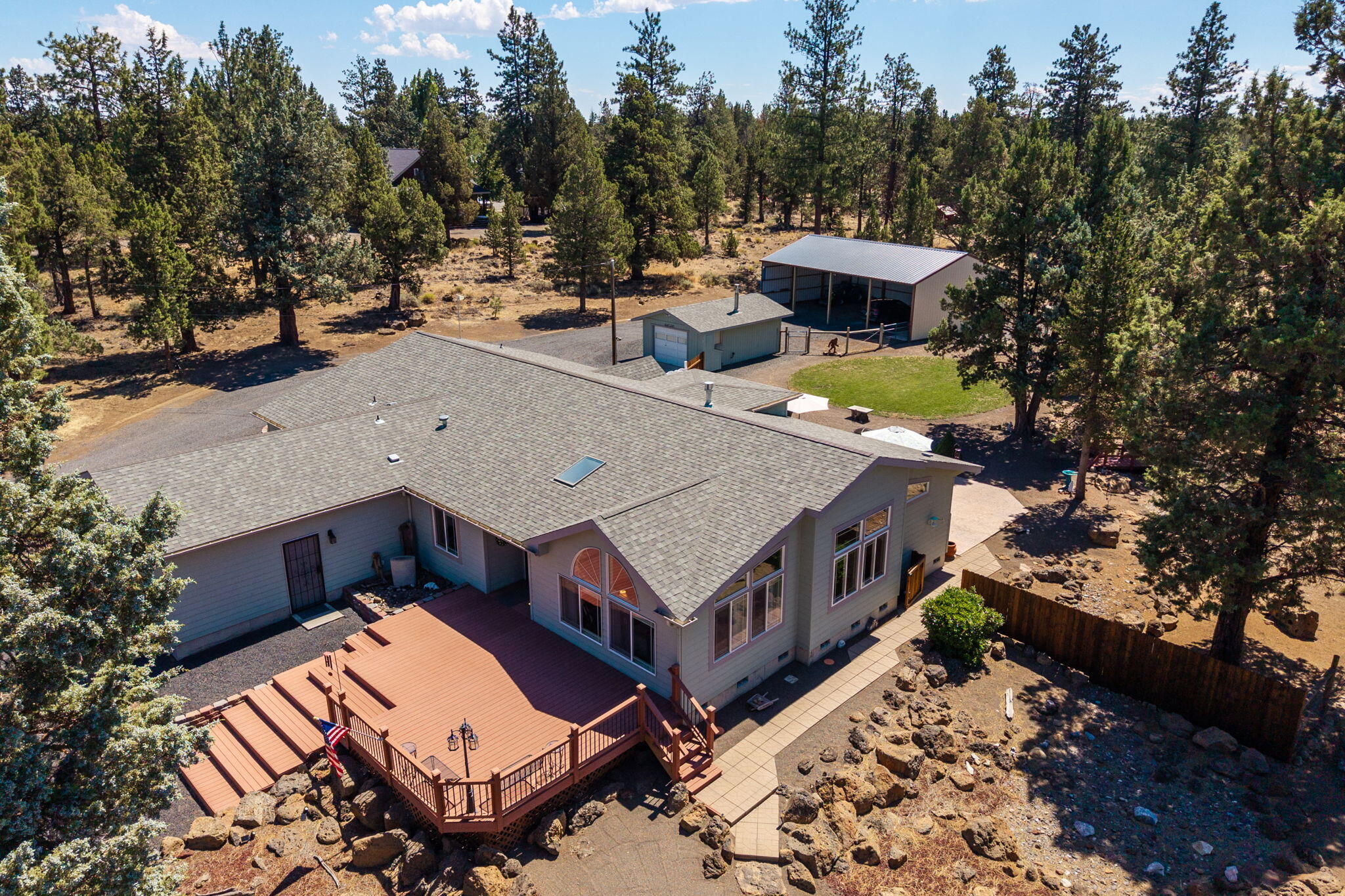 17415 Kent Road Sisters, OR 97759 - Photo 37 of 43