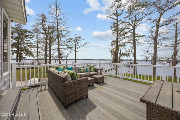 $650,000 | 102 Cypress Bay, Washington, NC 27889