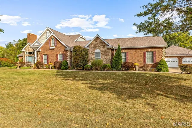 $895,000 | 746 St Andrews Drive, Farmington, MO 63640