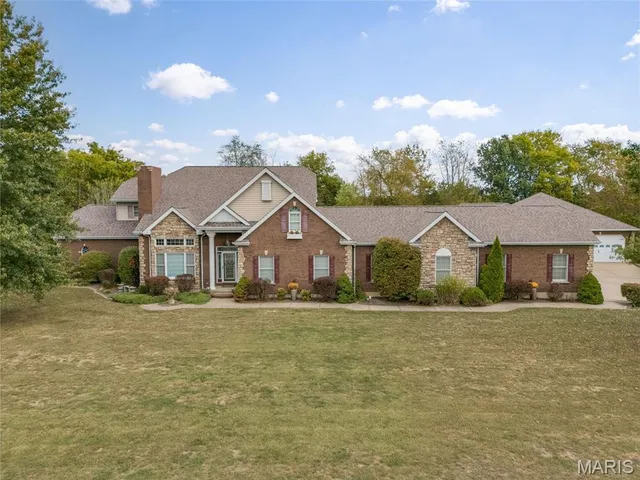 $895,000 | 746 St Andrews Drive, Farmington, MO 63640