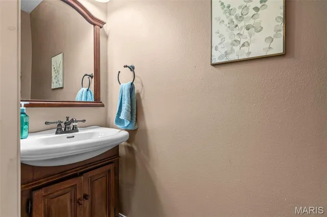 $895,000 | 746 St Andrews Drive, Farmington, MO 63640