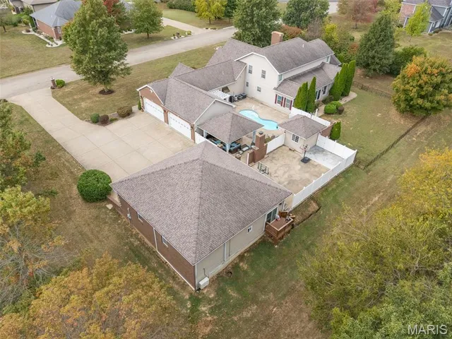 $895,000 | 746 St Andrews Drive, Farmington, MO 63640