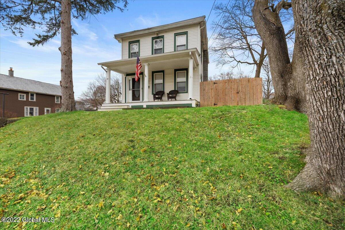22 Mountain Road Ravena, NY 12143 - Photo 2 of 29 04-JUN05552