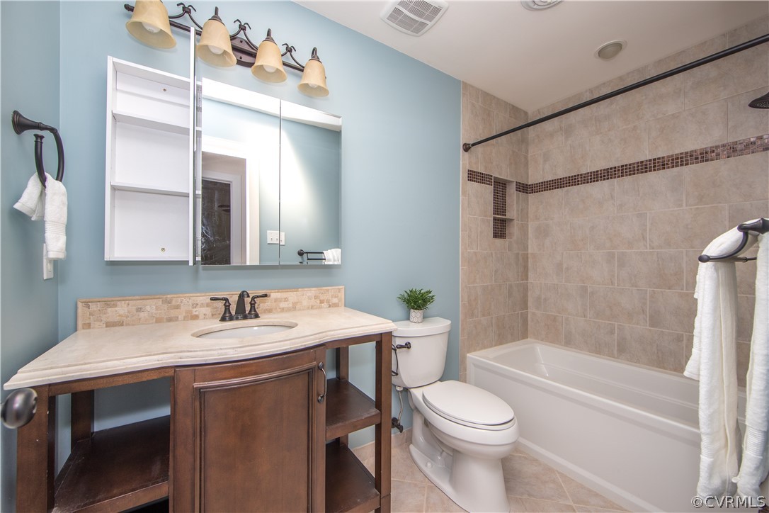4502 Oak Hollow Road Chester, VA 23831 - Photo 23 of 32 Gallery Image 23