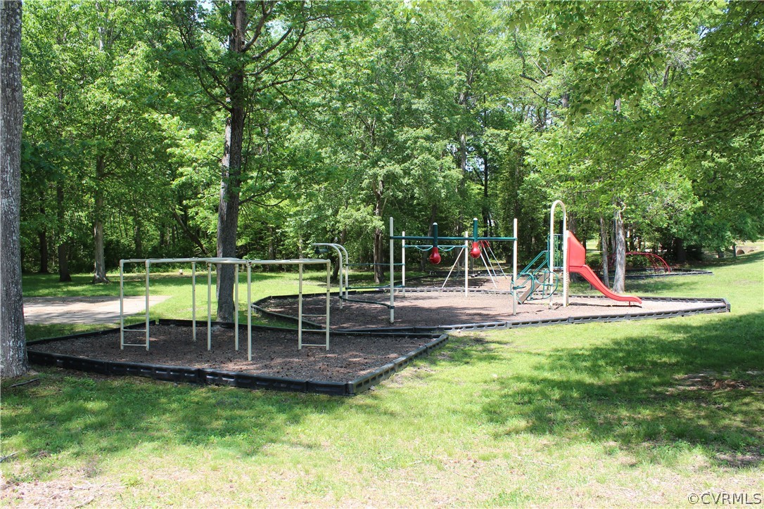 4502 Oak Hollow Road Chester, VA 23831 - Photo 32 of 32 Gallery Image 32