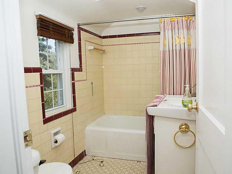2019 Mohawk Road Upper St. Clair, PA 15241 - Photo 14 of 16 Full Bath.