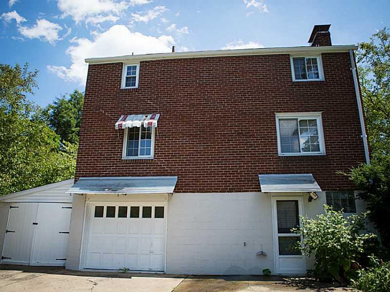 2019 Mohawk Road Upper St. Clair, PA 15241 - Photo 3 of 16 Exterior Back.