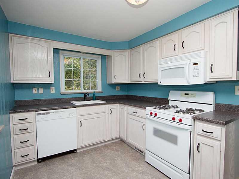 2019 Mohawk Road Upper St. Clair, PA 15241 - Photo 9 of 16 Kitchen.
