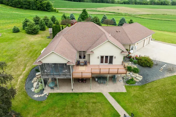$1,100,000 | 62997 430th Avenue, Mazeppa, MN 55956