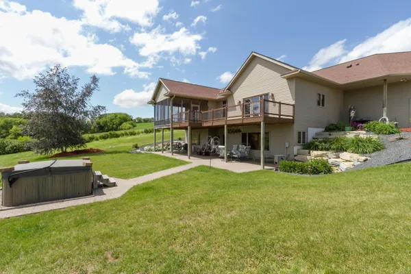 $1,100,000 | 62997 430th Avenue, Mazeppa, MN 55956