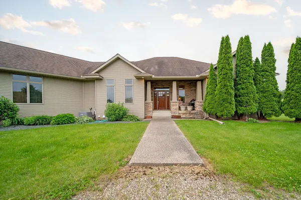 $1,100,000 | 62997 430th Avenue, Mazeppa, MN 55956