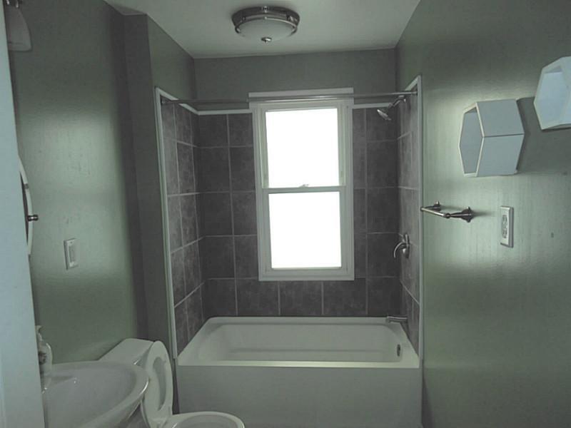 1346 Charlotte Avenue Rochester, PA 15074 - Photo 11 of 15 Full Bath.