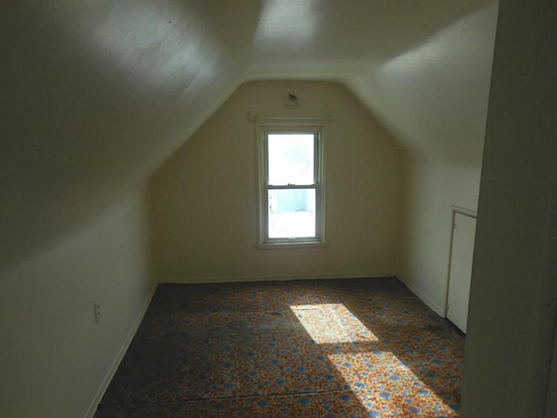 1346 Charlotte Avenue Rochester, PA 15074 - Photo 12 of 15 Bedroom.