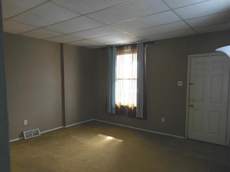 1346 Charlotte Avenue Rochester, PA 15074 - Photo 5 of 15 Living Room.