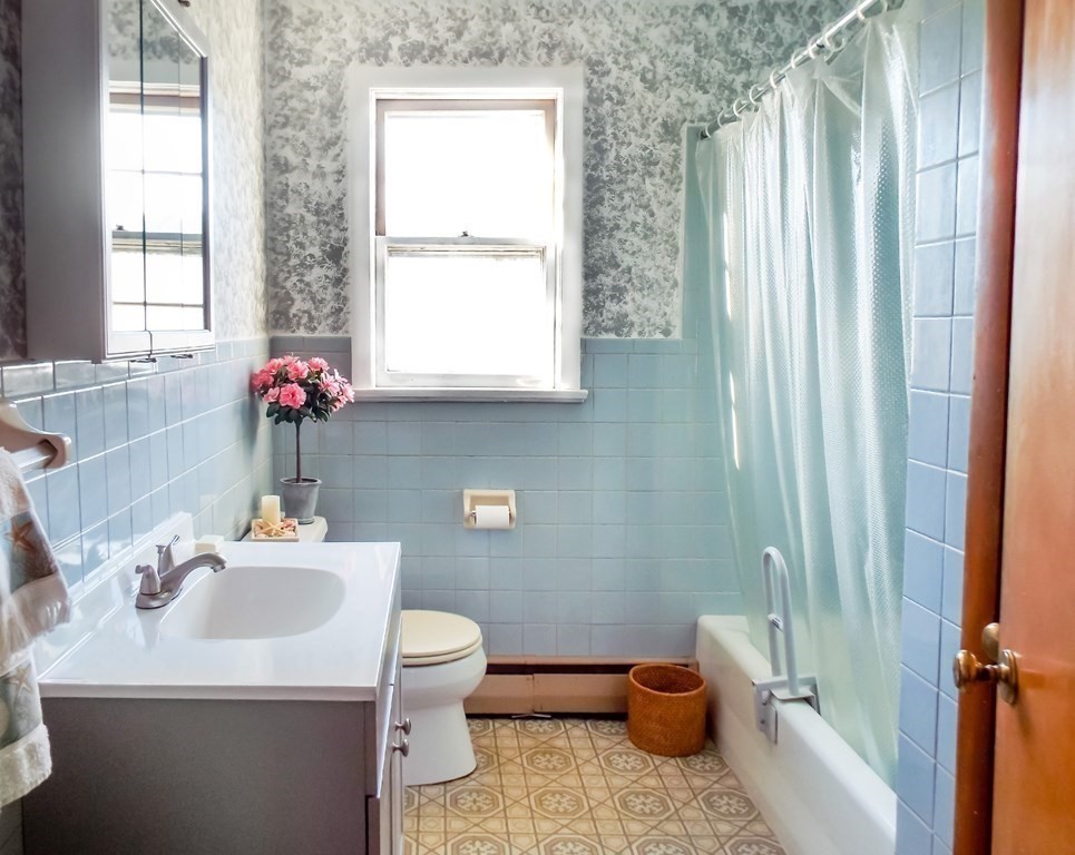 1480 Granby Road Chicopee, MA 01020 - Photo 11 of 25 Gallery Image 11