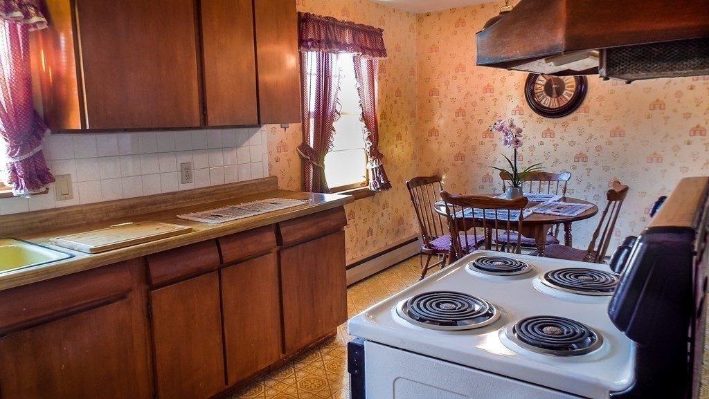 1480 Granby Road Chicopee, MA 01020 - Photo 6 of 25 Gallery Image 6