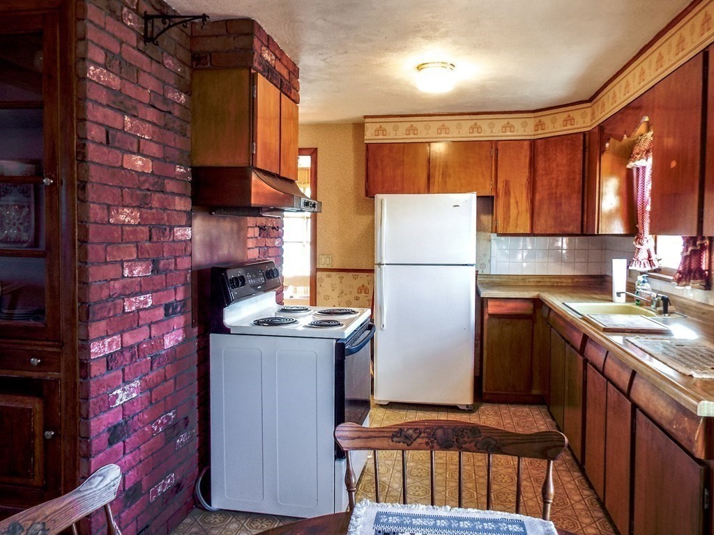 1480 Granby Road Chicopee, MA 01020 - Photo 7 of 25 Gallery Image 7