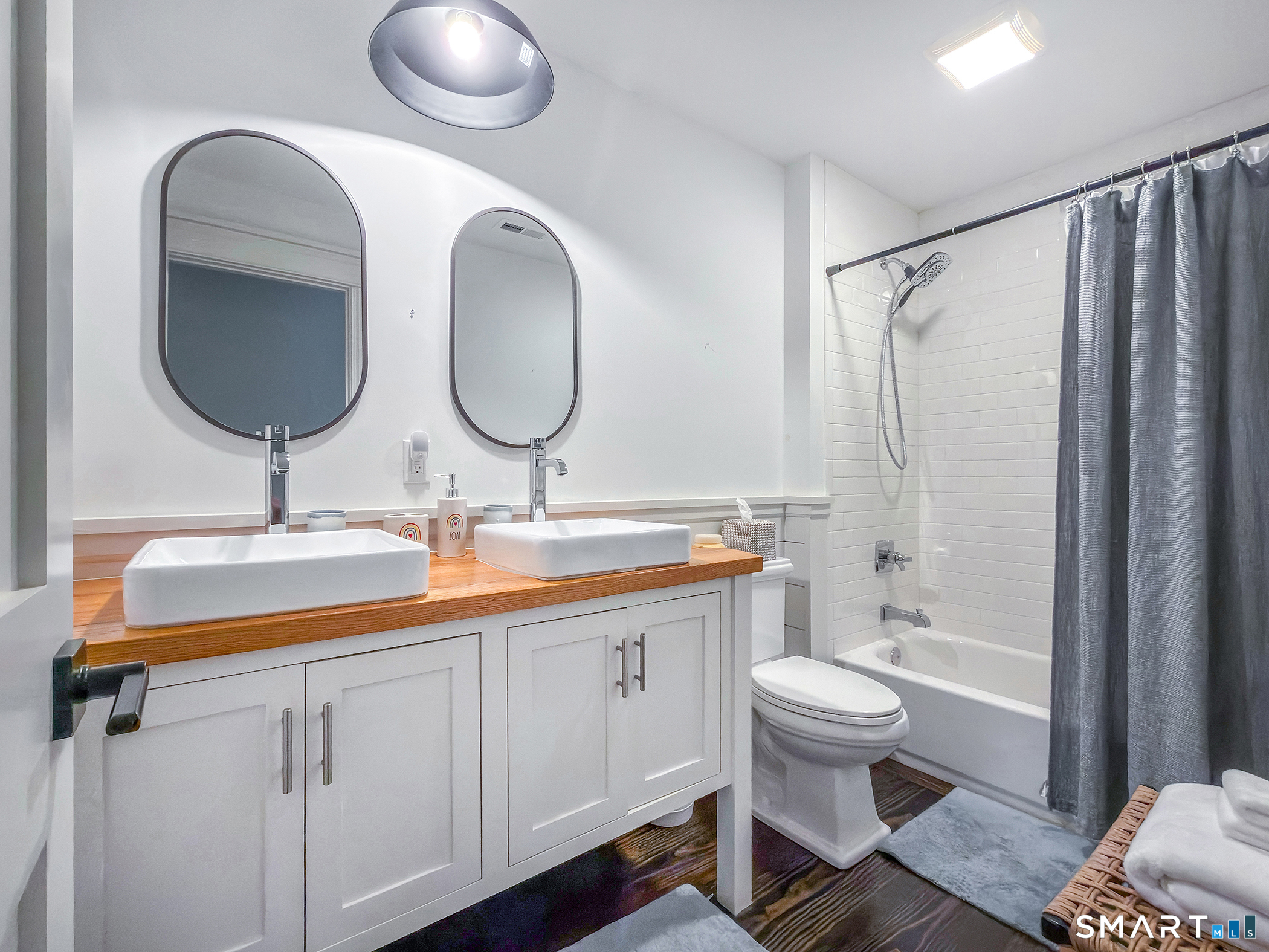 18 Ranney Hill Road Roxbury, CT 06783 - Photo 26 of 34 Hall bath for 2 additional bedrooms