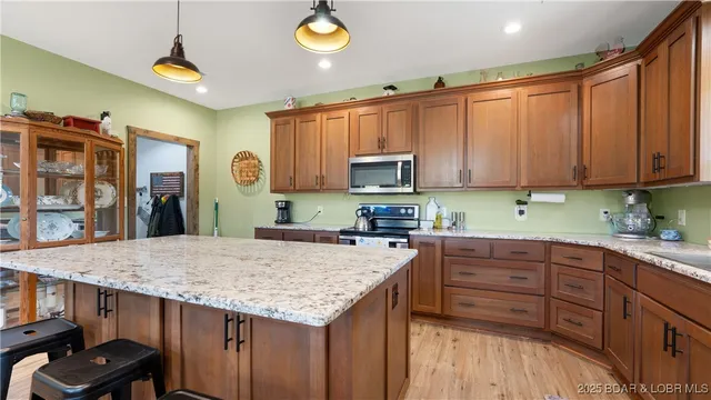 $789,900 | 709 Foster Road, Climax Springs, MO 65324