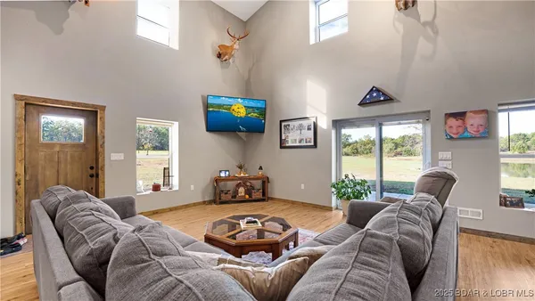 $749,900 | 709 Foster Road, Climax Springs, MO 65324