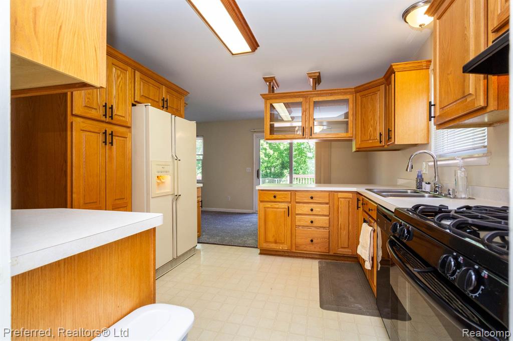 41944 Cherry Hill Road Novi, MI 48375 - Photo 17 of 44