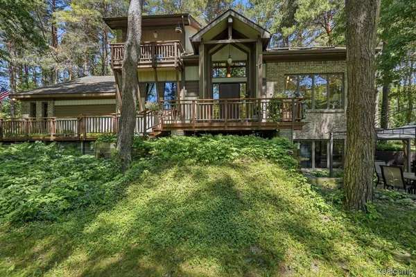 $639,900 | 356 Avanti Lane, Highland, MI 48357