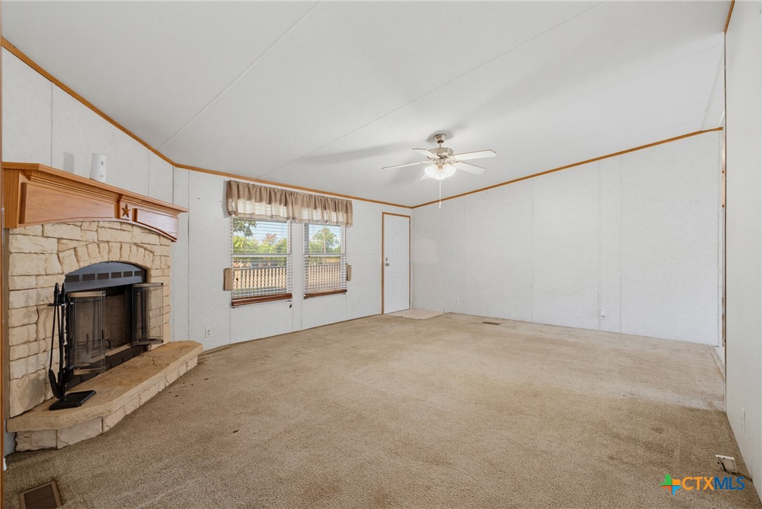 114 Pleasant Grove Loop Elgin, TX 78621 - Photo 4 of 17 Gallery Image 4