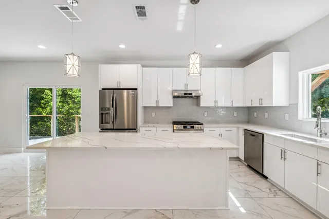 $679,000 | 410 Anchors Street, Niceville, FL 32578