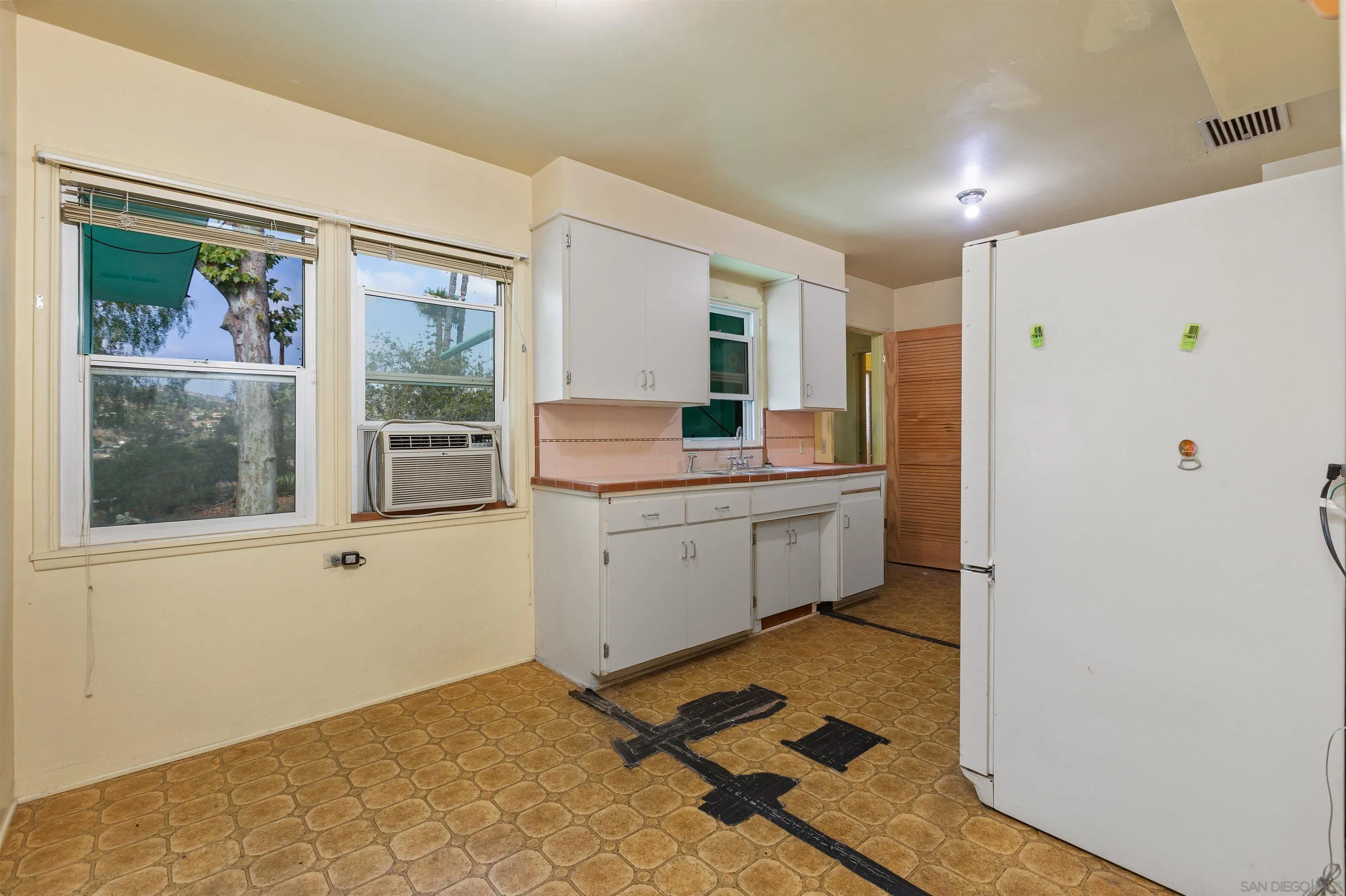 2439 Patterson Road Escondido, CA 92027 - Photo 24 of 36
