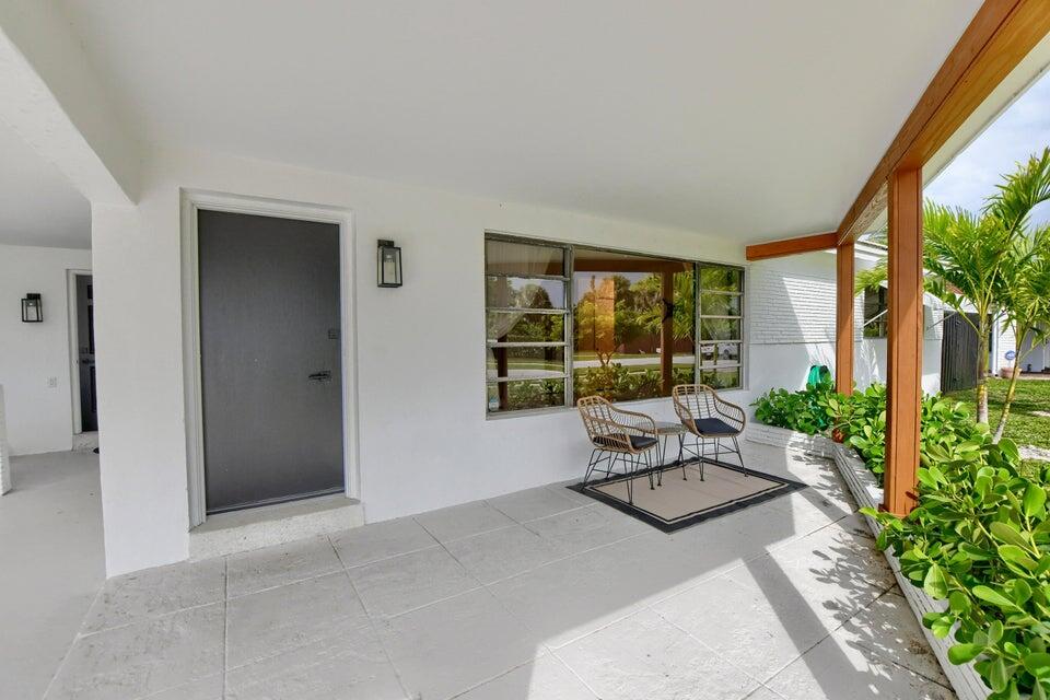 411 Northeast 23rd Way Boca Raton, FL 33431 - Photo 3 of 26 Porch Virtual