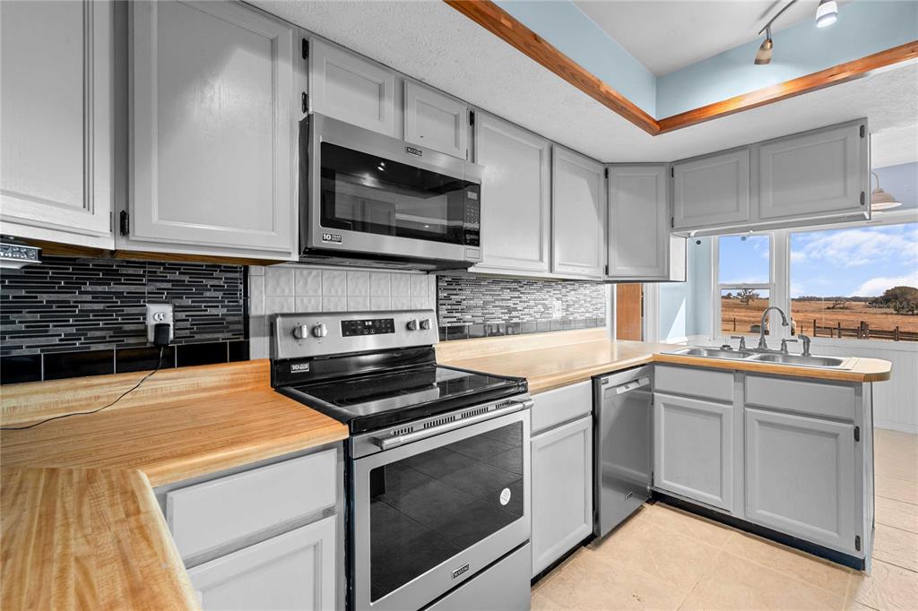 31226 St Joe Road Dade City, FL 33525 - Photo 5 of 53 Gallery Image 5