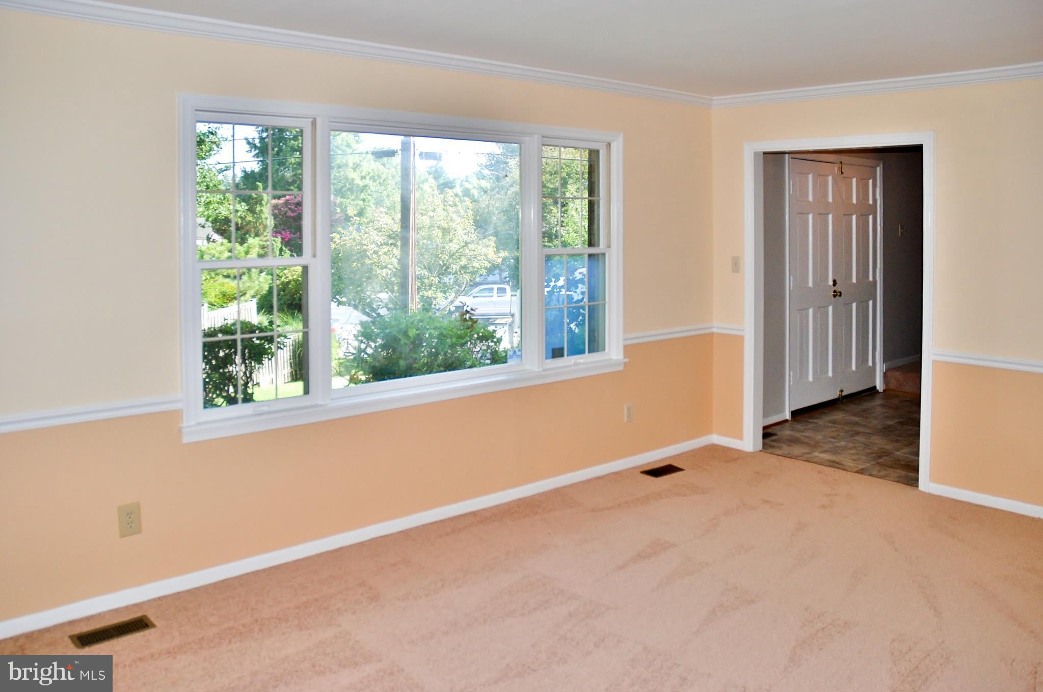 608 Cannon Road Silver Spring, MD 20904 - Photo 2 of 29 Living Room