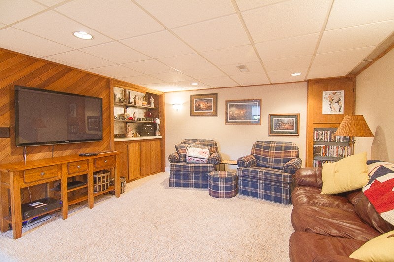 109 West Pioneer Road Lone Tree, IA 52755 - Photo 18 of 35 Gallery Image 18