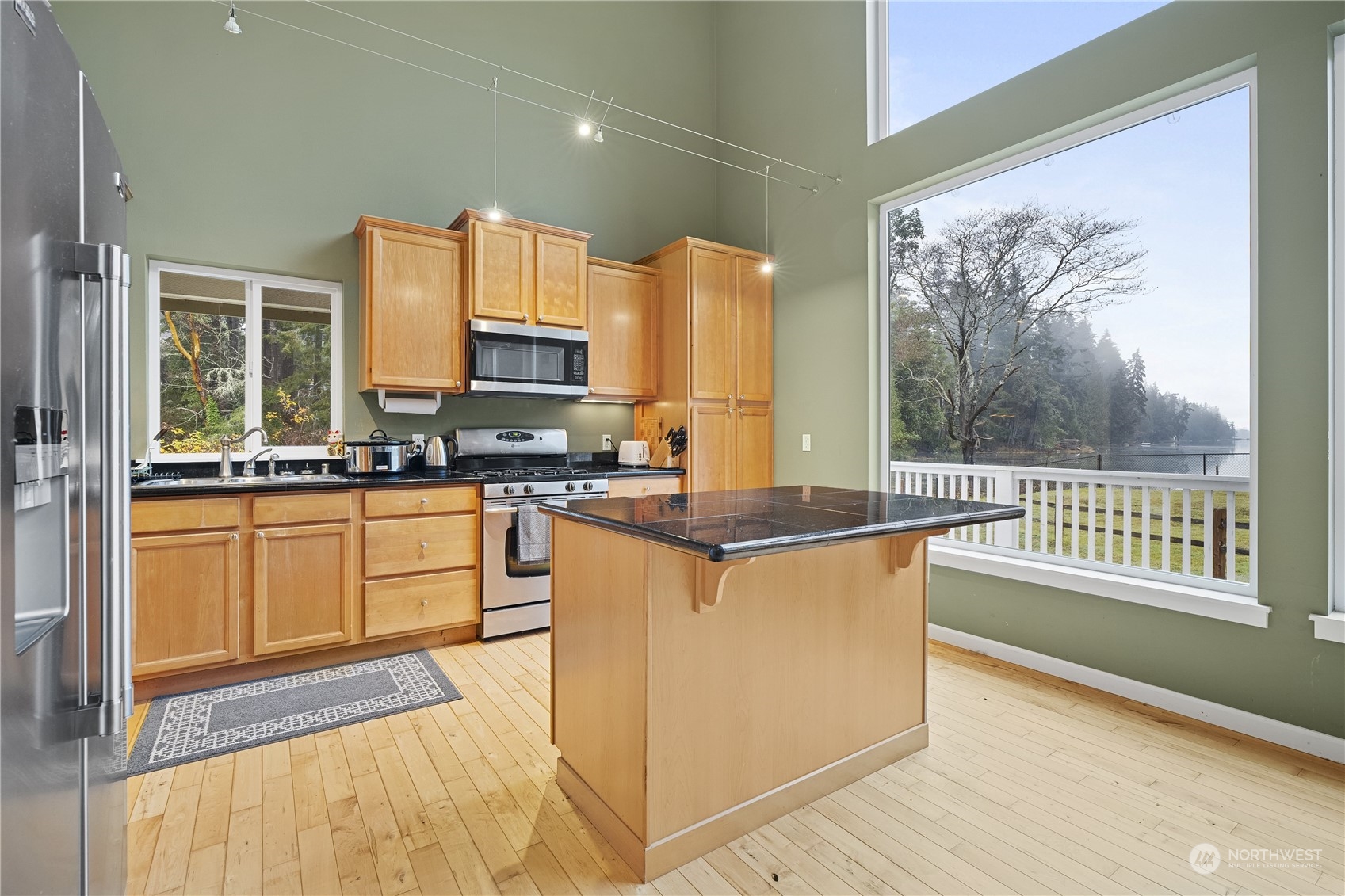 4342 Kelly Road Bremerton, WA 98312 - Photo 4 of 34 Gallery Image 4