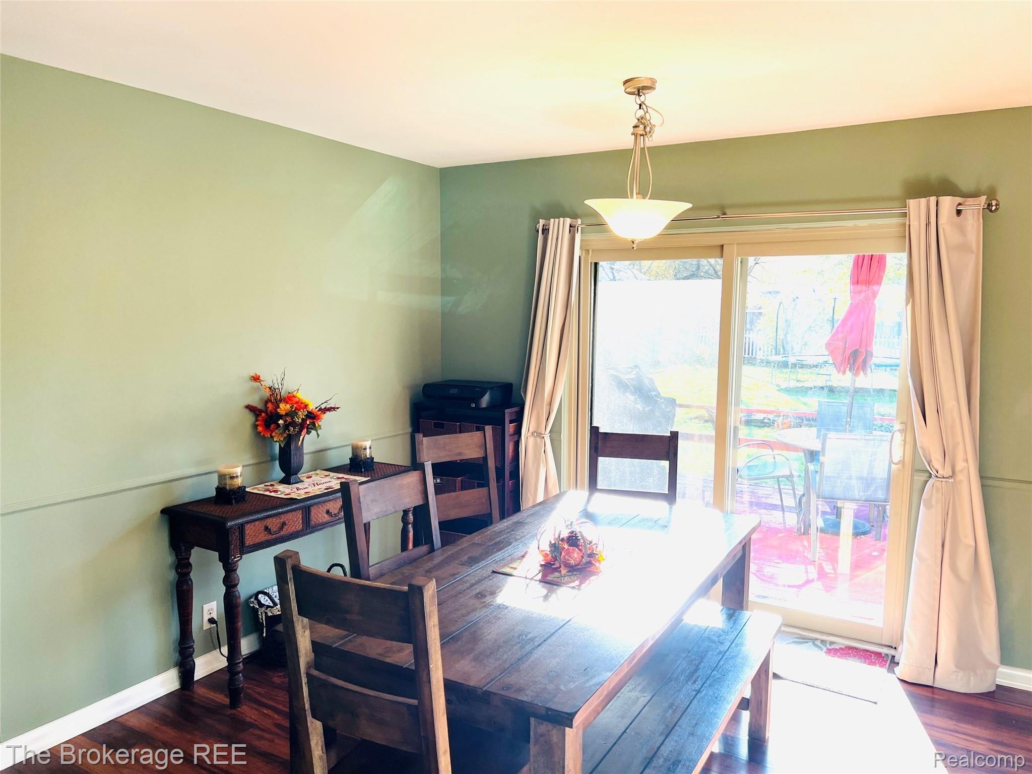 2201 South Long Lake Road Fenton, MI 48430 - Photo 8 of 21 IMG-4811.jpg