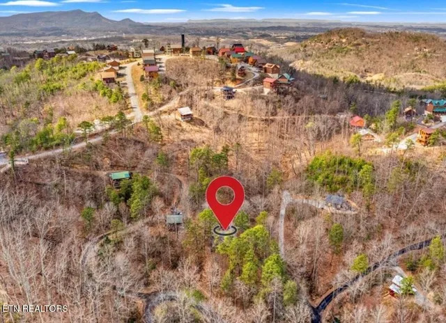 $575,000 | 2029 Lones Branch Lane, Pigeon Forge, TN 37876