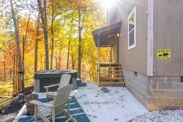 $575,000 | 2029 Lones Branch Lane, Pigeon Forge, TN 37876