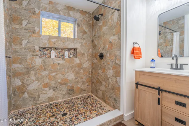 $575,000 | 2029 Lones Branch Lane, Pigeon Forge, TN 37876