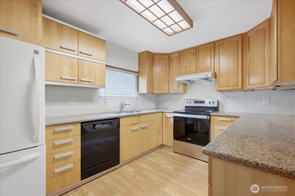 11330 East Riverside Drive, Unit 40 Bothell, WA 98011 - Photo 9 of 18 Gallery Image 9