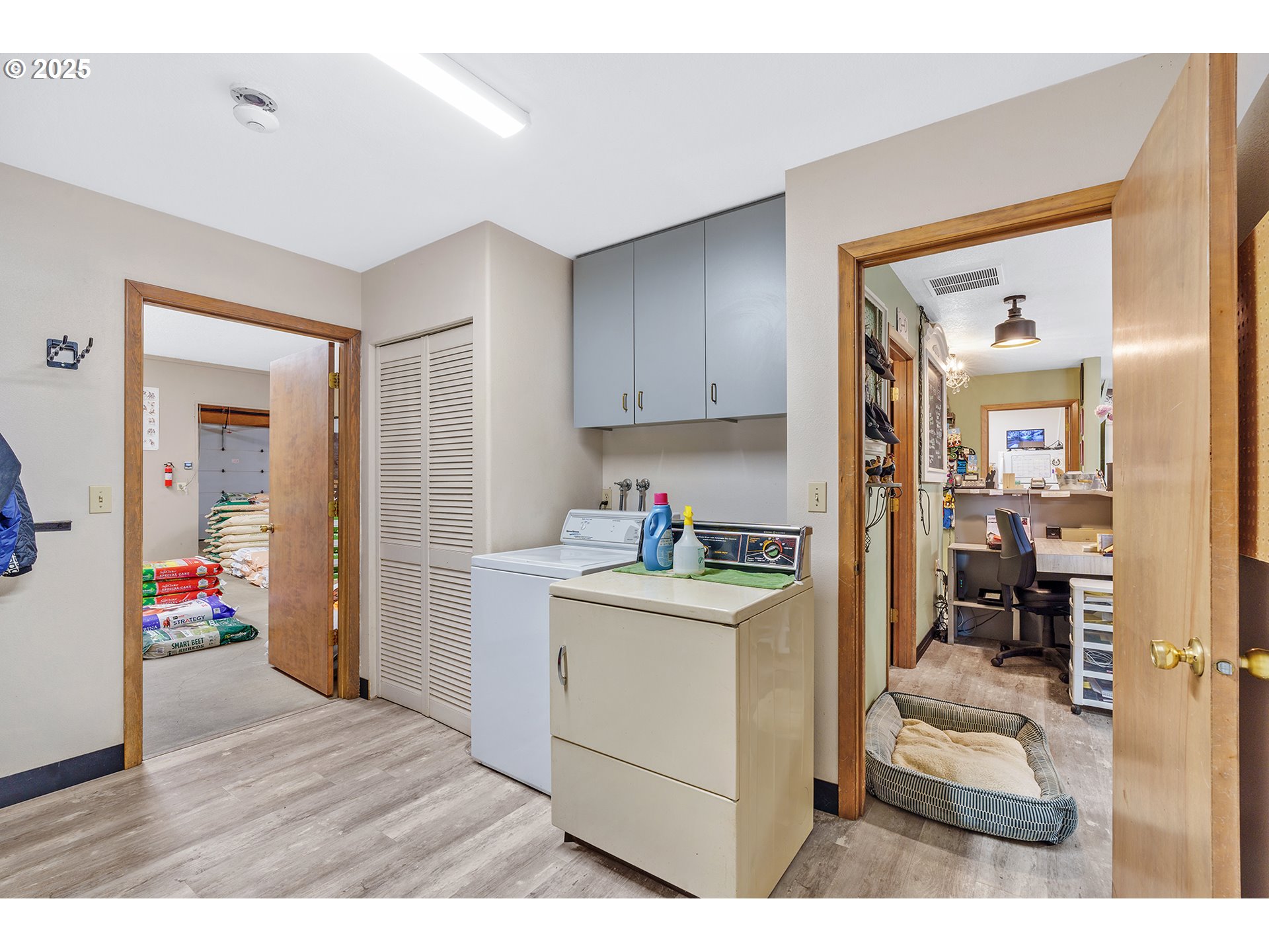 22525 Southwest Stafford Road Tualatin, OR 97062 - Photo 12 of 23