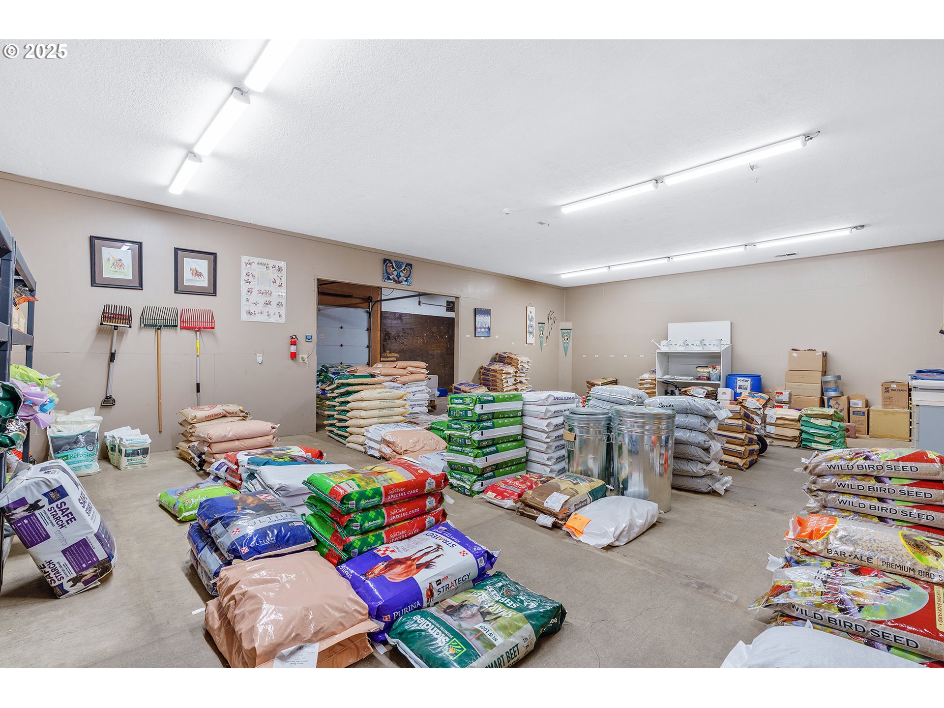 22525 Southwest Stafford Road Tualatin, OR 97062 - Photo 15 of 23