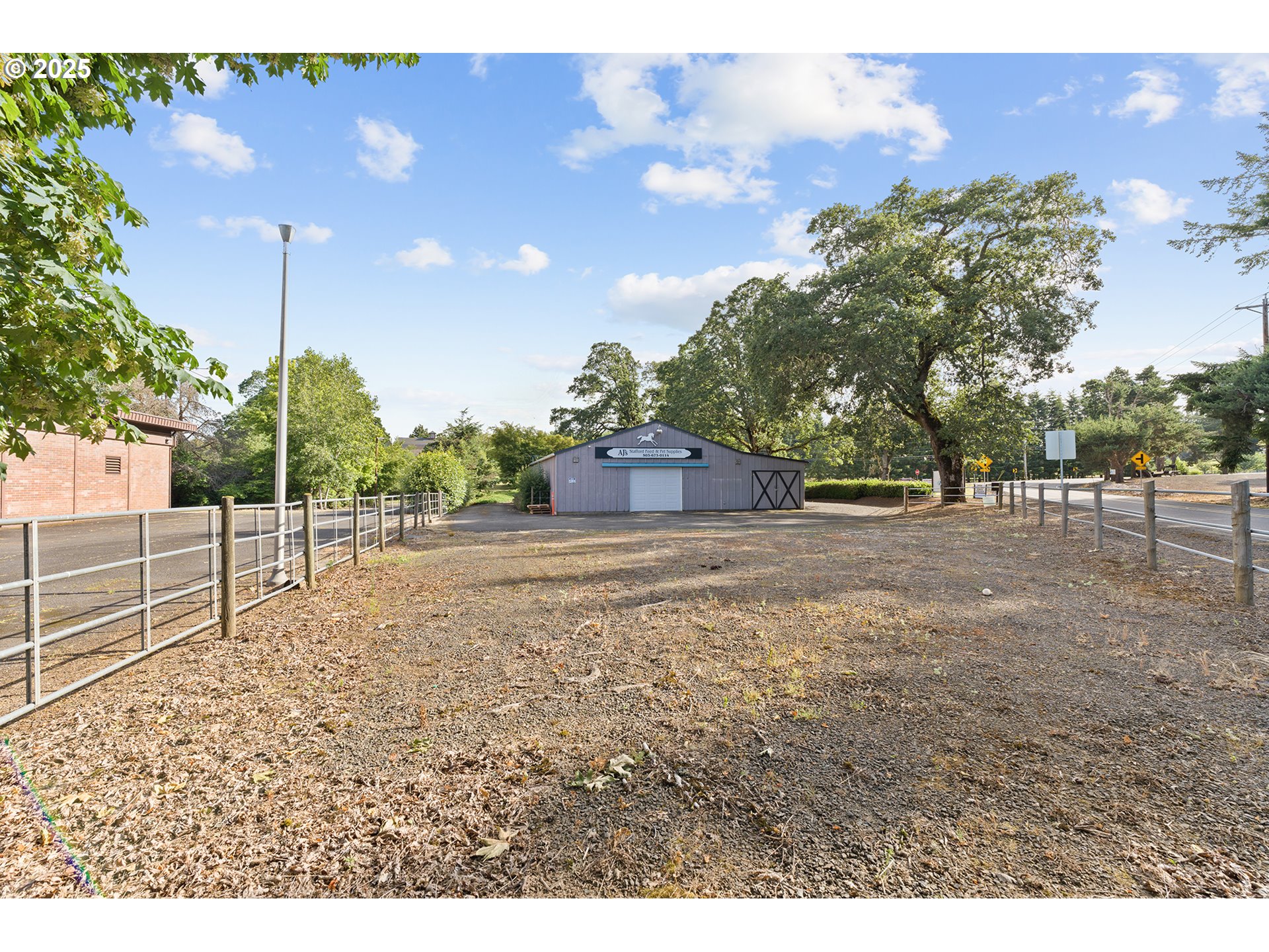 22525 Southwest Stafford Road Tualatin, OR 97062 - Photo 20 of 23