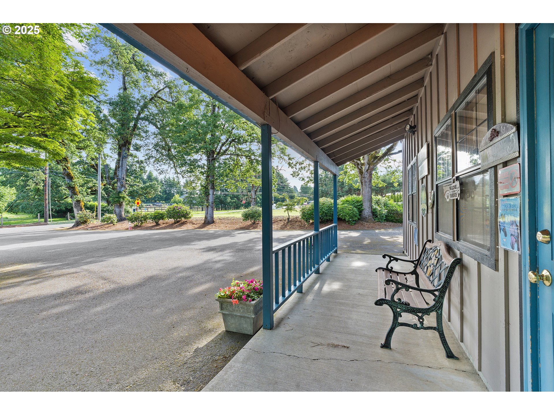 22525 Southwest Stafford Road Tualatin, OR 97062 - Photo 3 of 23