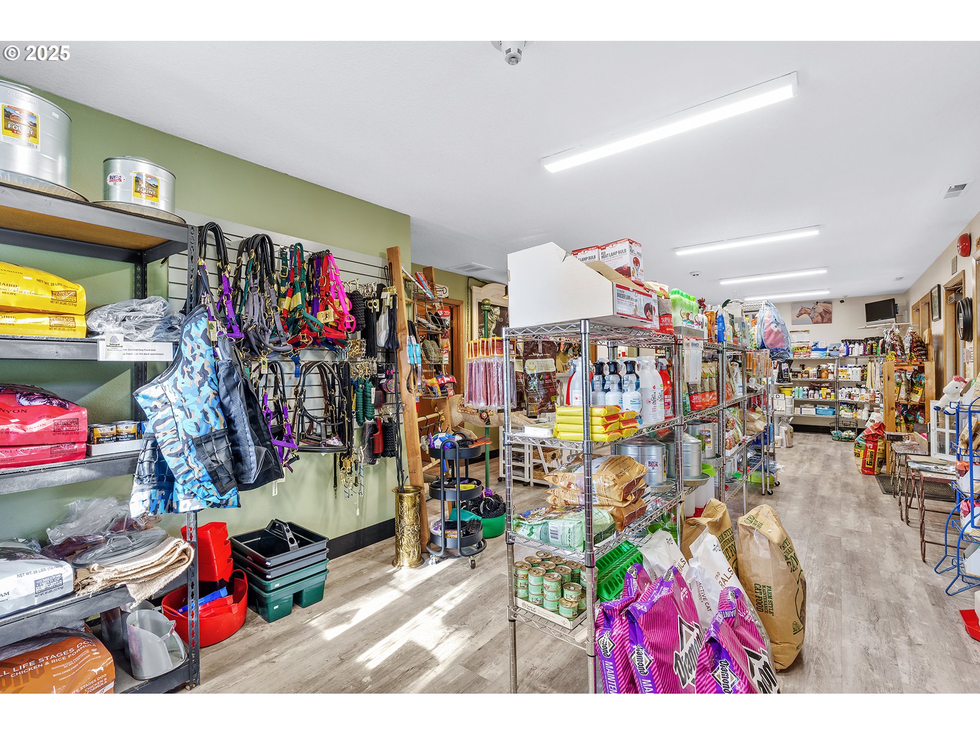 22525 Southwest Stafford Road Tualatin, OR 97062 - Photo 8 of 23