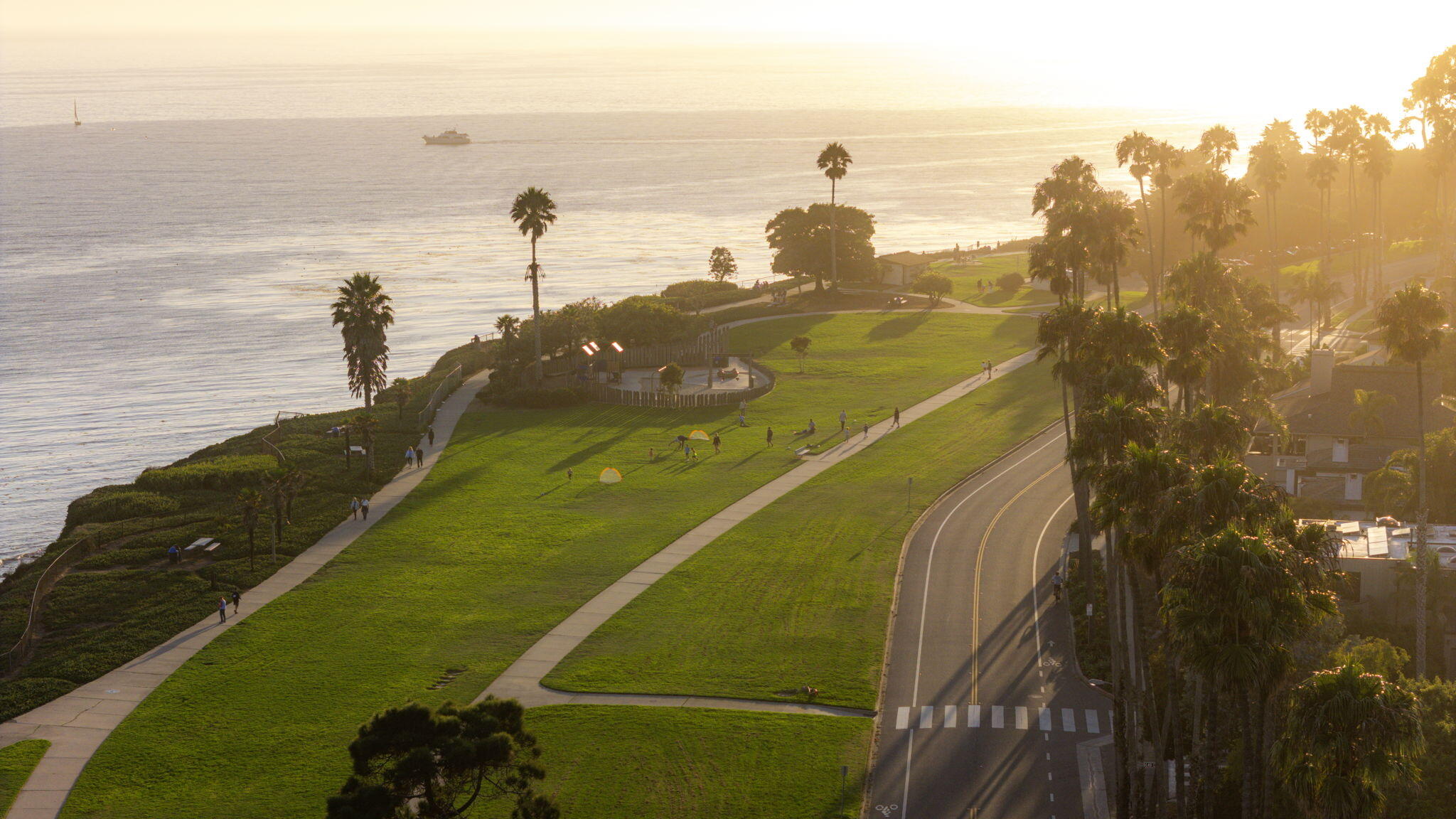 1102 Del Mar Avenue Santa Barbara, CA 93109 - Photo 35 of 39 a view of a ocean from a terrace